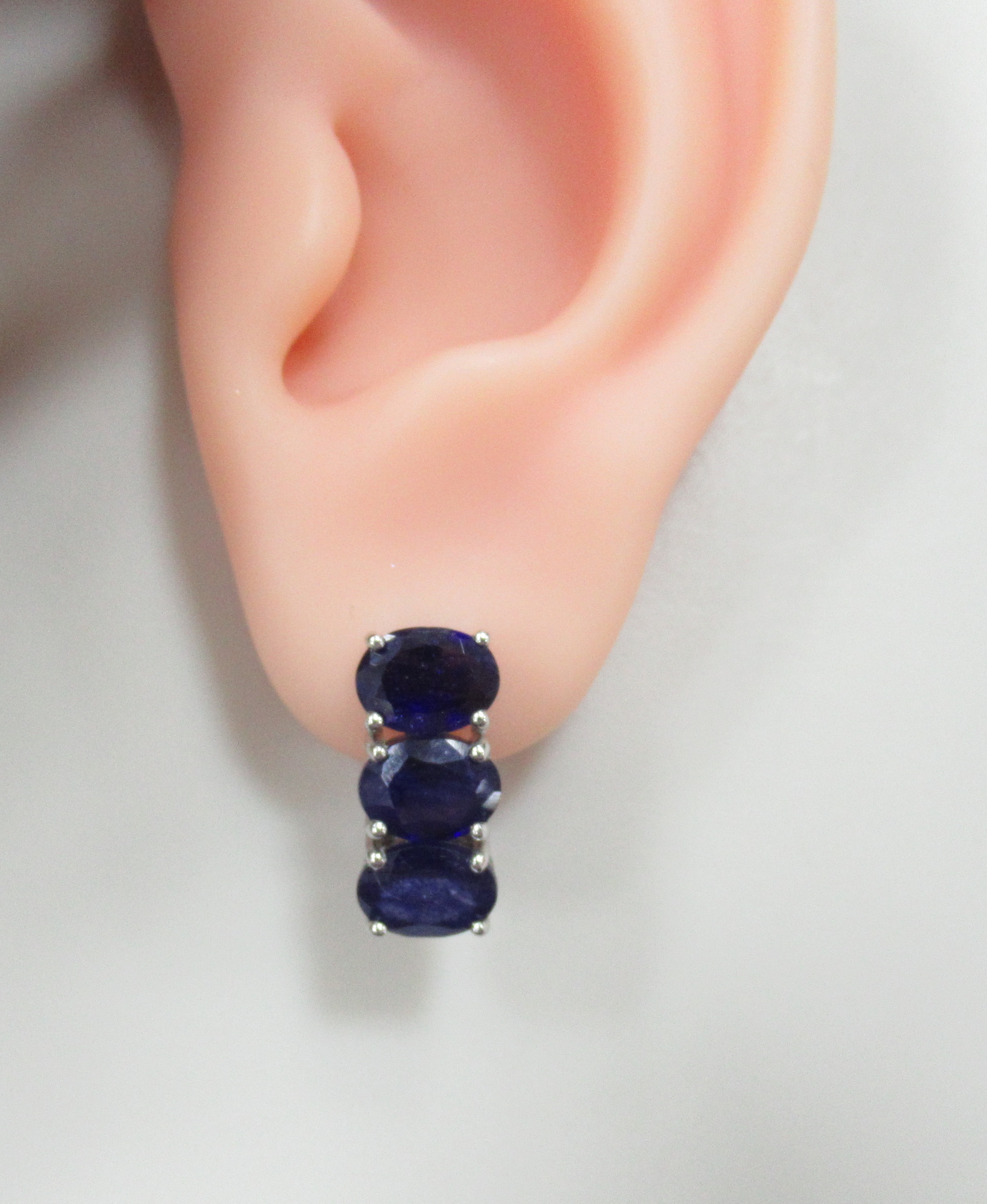 Серебряные серьги с сапфирами